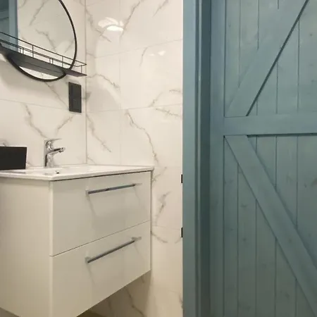 아파트 Villa Riviera Apartament 4 Osobowy Dwupokojowy Z Tarasem Poddabie